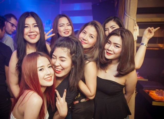 Girls in the Club | Hot Asian Groups | PlaySports 88 : Playsports88