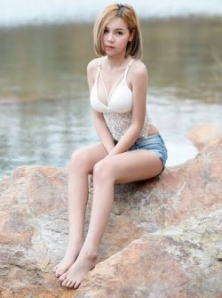 Sexy Chick in Shorts | Hot Asian Girl1